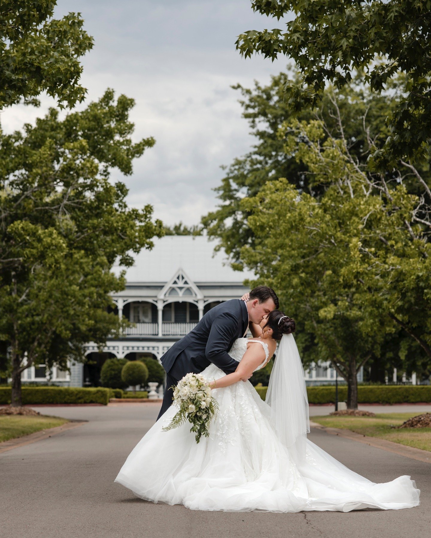 Golden light, beautiful moments, and all the romance Peterson House does so well 🤍
Such a perfect Hunter Valley setting for a wedding filled with love, laughter, and timeless memories.
#petersonhouse #petersonhousewedding #huntervalleywedding #hunte