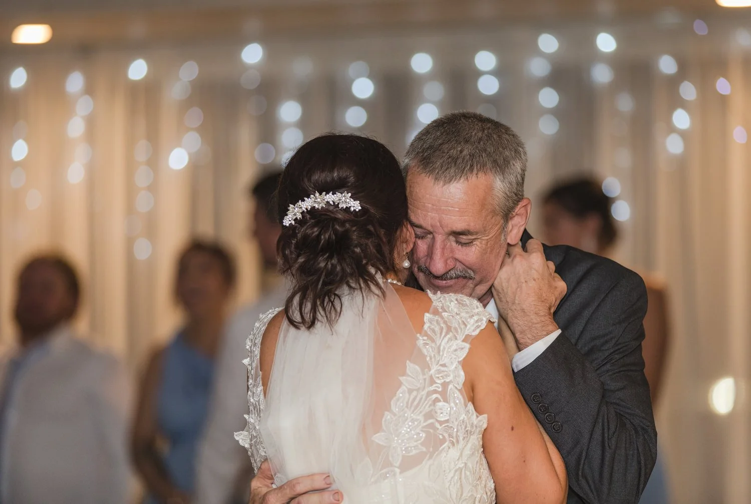 Father and daughter dance at a Lake Macquarie wedding reception