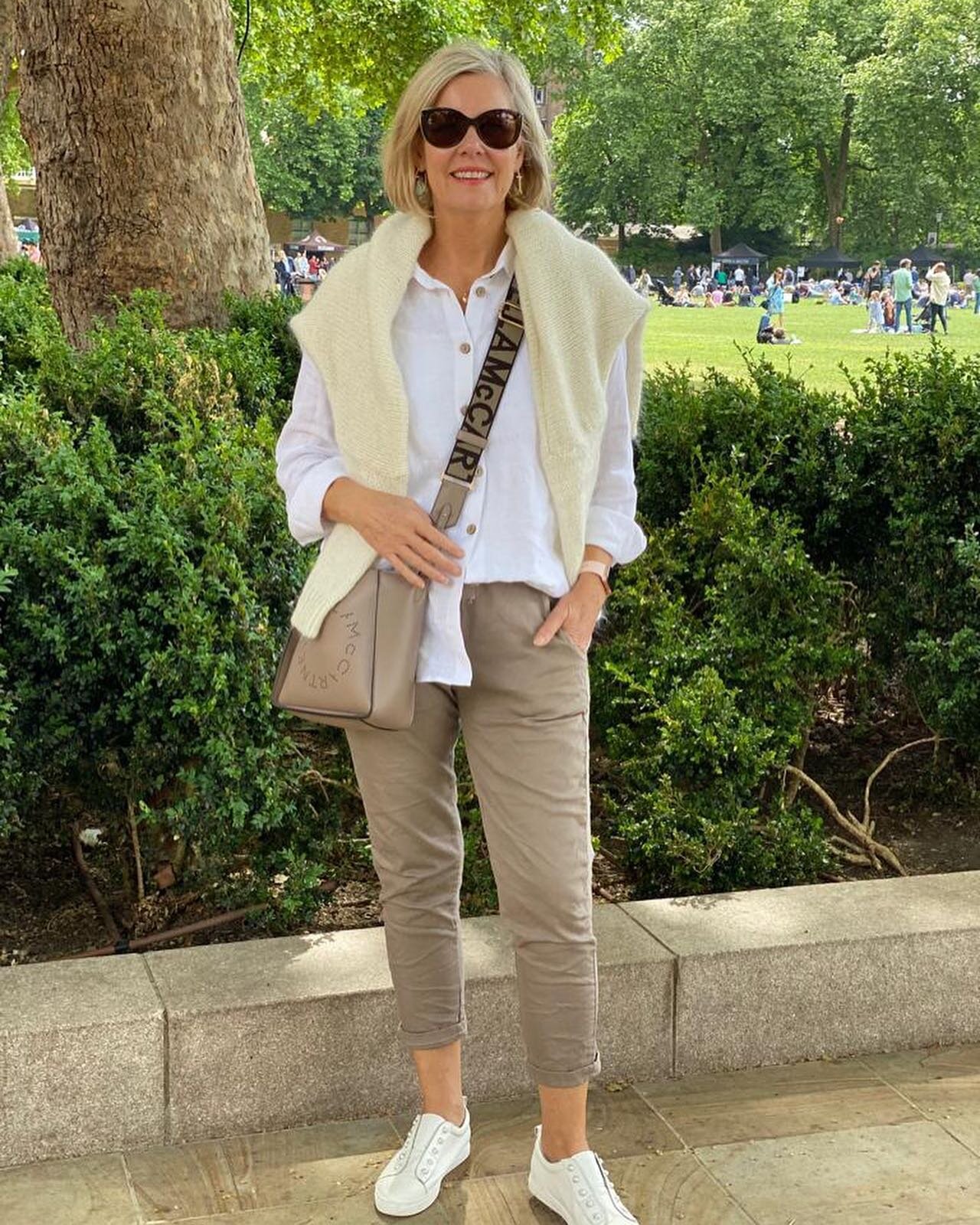 CASUAL FAVOURITES! 🤎🤍
 
These casual chic styles from @bypias are one of my favourites looks for easy going everyday wear, weekend wear or great to take when travelling.
The neutral colours go so well together and the leather sneaker and casual cro