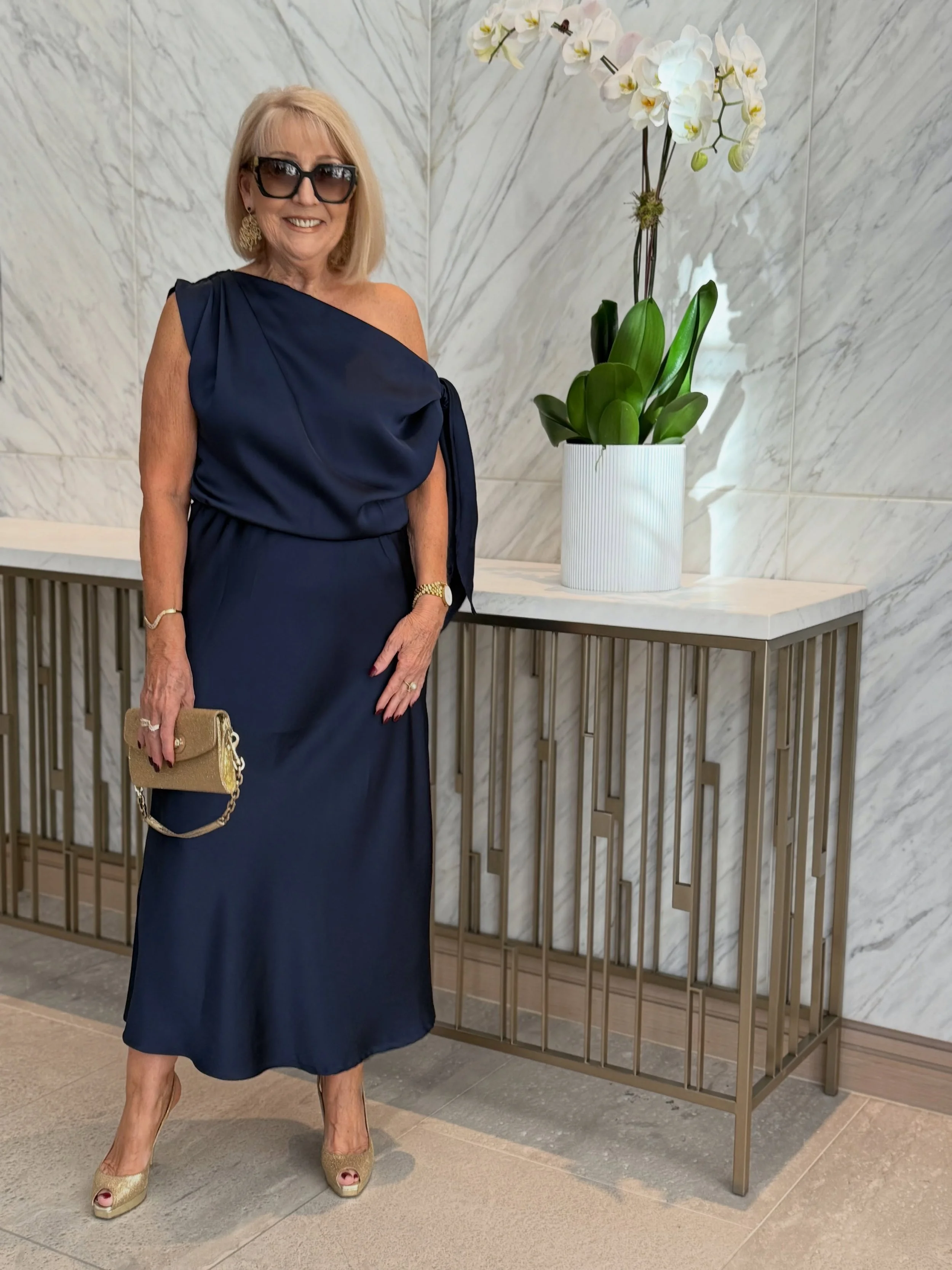 CLASSIC NAVY&hellip;FROM DAY TO NIGHT! 💙
A few of my favourites. 💙

🔗 Comment NAVY to subscribe for more styling tips!  Newsletter launching in June. 💙

#StyleInspiration #OOTD #AgelessStyle #ClassicNavy #StyleOver50