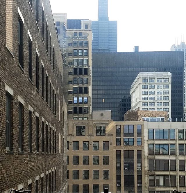 One dead pixel. #pixel #architecture #chicago #theviewfromthegym