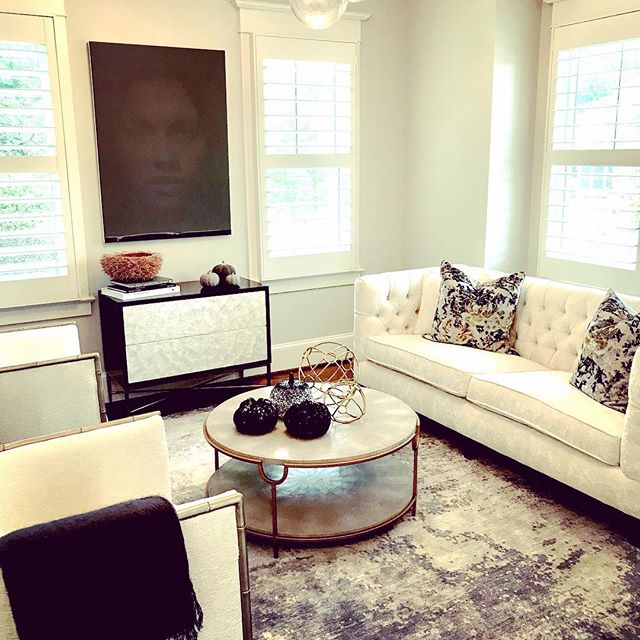 A painterly carpet design fits nicely in this collaborative living room in Arlington Va.
#timothypaulcarpets #modernrugs #blueinteriors  @mauramccool