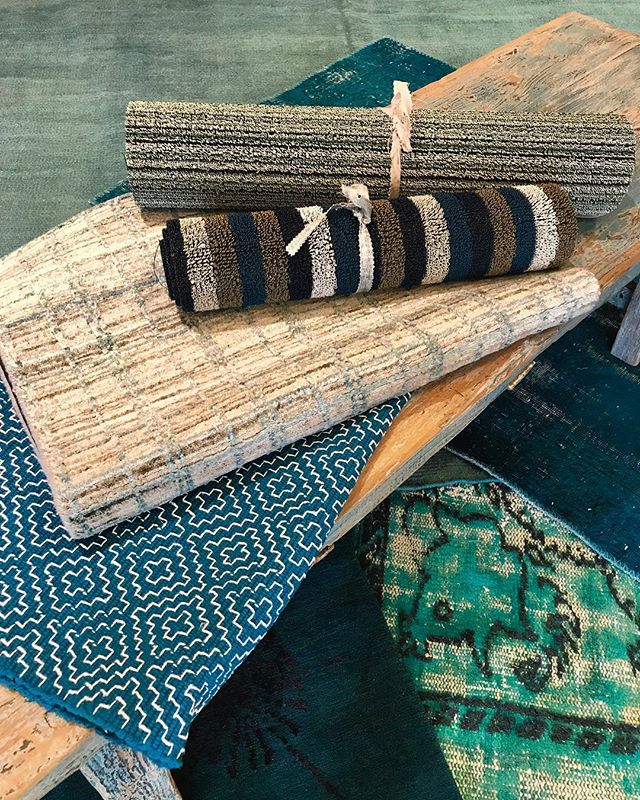 Aqua. Teal. Deep water blue.
Whatever you want to call it&rsquo;s a cool vibe at my Bethesda pop up rug sale.
Through December 30th.
#timothypaulcarpets #tealinterior #beachinteriors #moderndesign #aquainteriors #bluedecor @lapchi_carpets @koochescar