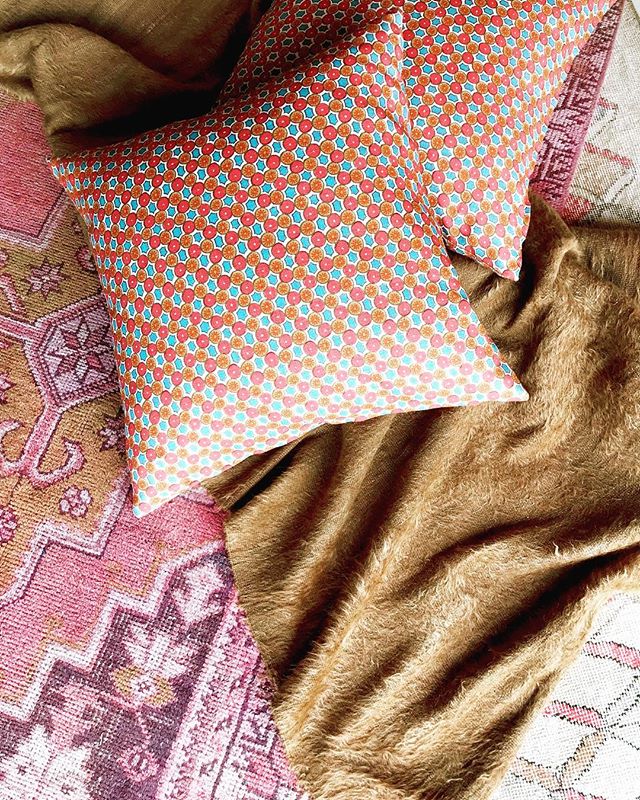 Pillows for a recent project  harmonizing nicely with a vintage Oushak rug and a fine anotolian goat hair rug in latte brown.
#timothypaulcarpets #musearchitects #timothypaulhome #pinkdecor #timothypaulinteriordesign #vintageinteriors