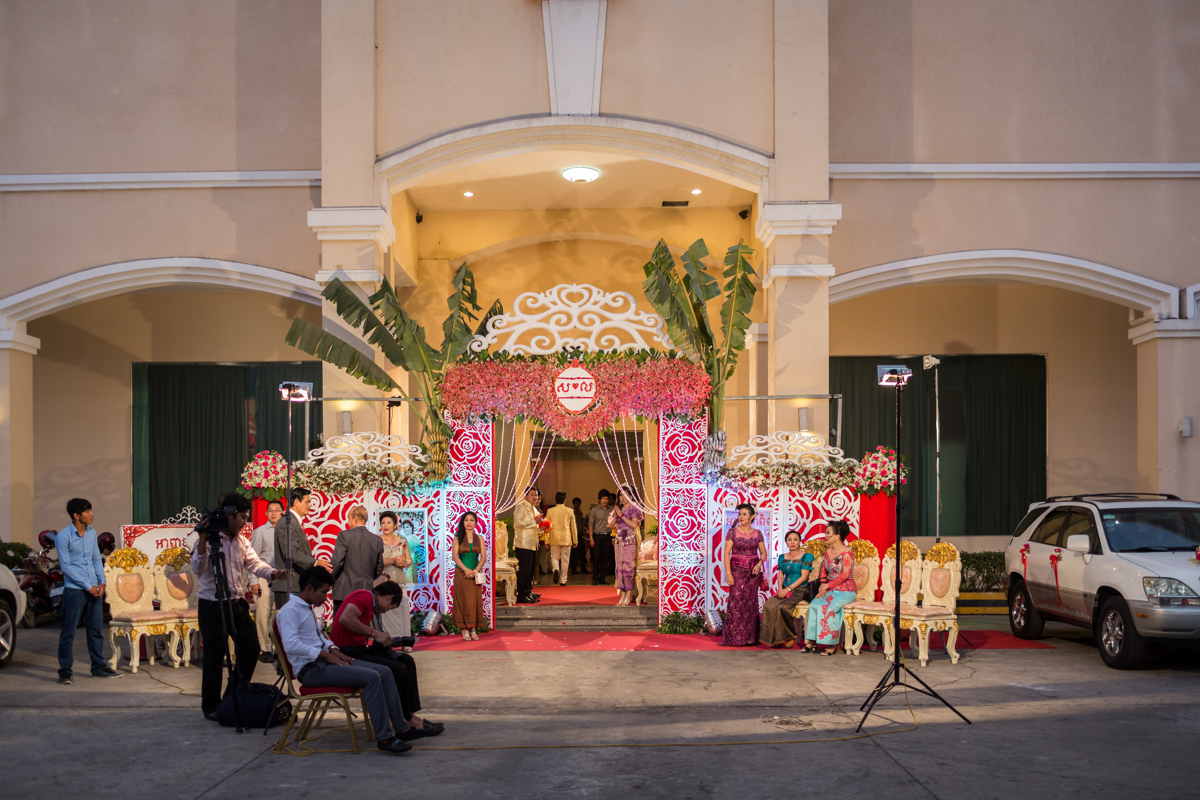 March 13, 2015 - Phnom Penh, Cambodia. Guests arrive at a wedding on Koh Pich island. © Nicolas Axelrod / Ruom