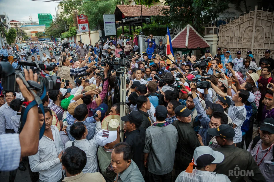 October 23, 2013 - Phnom Penh. CNRP leader, Sam Rainsy addresses media outside the UN OHCHR office. © Thomas Cristofoletti / Ruom 2013.