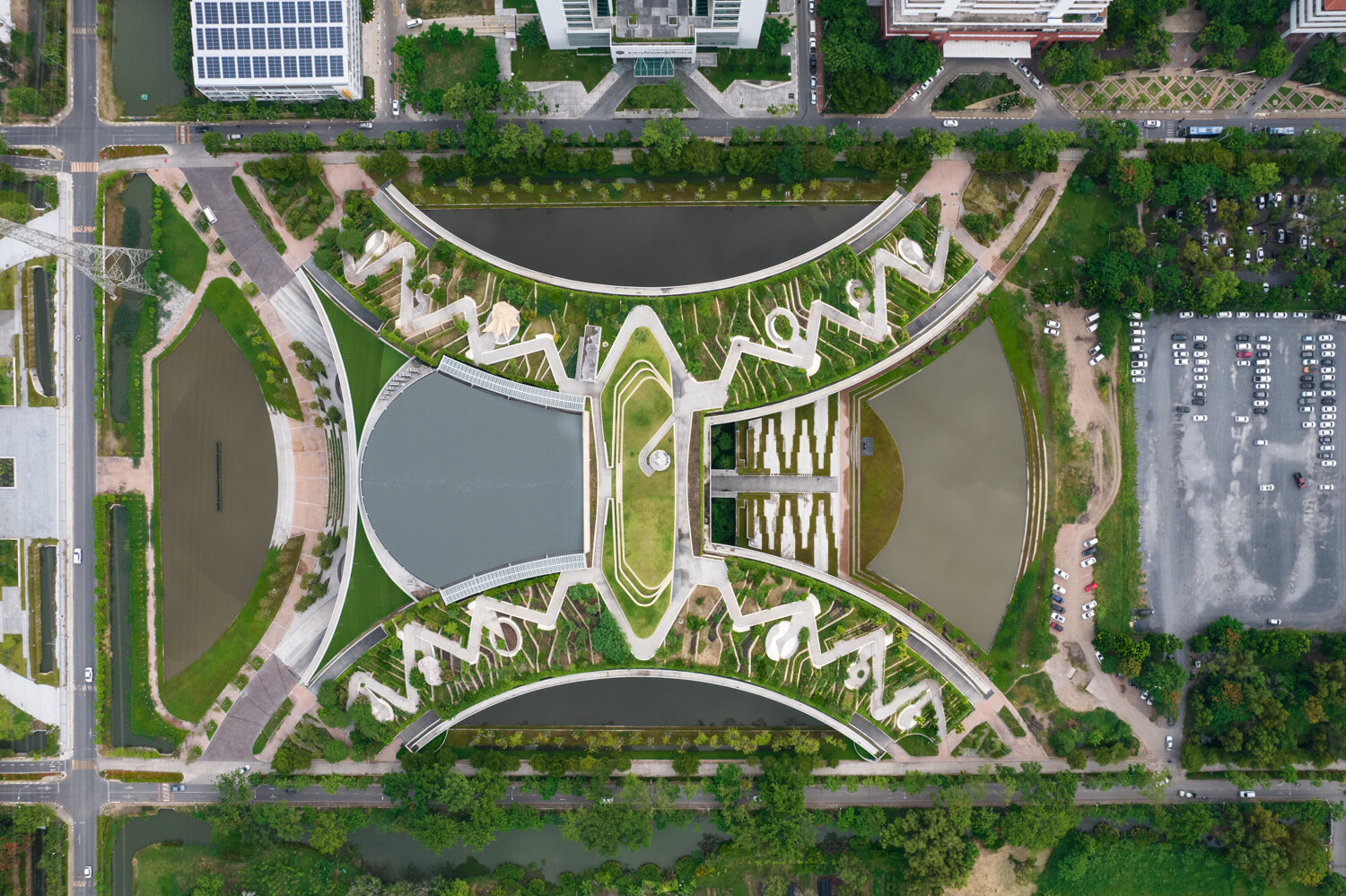 MEET THE WOMAN BEHIND ASIA'S LARGEST URBAN ROOFTOP FARM — Ruom ...