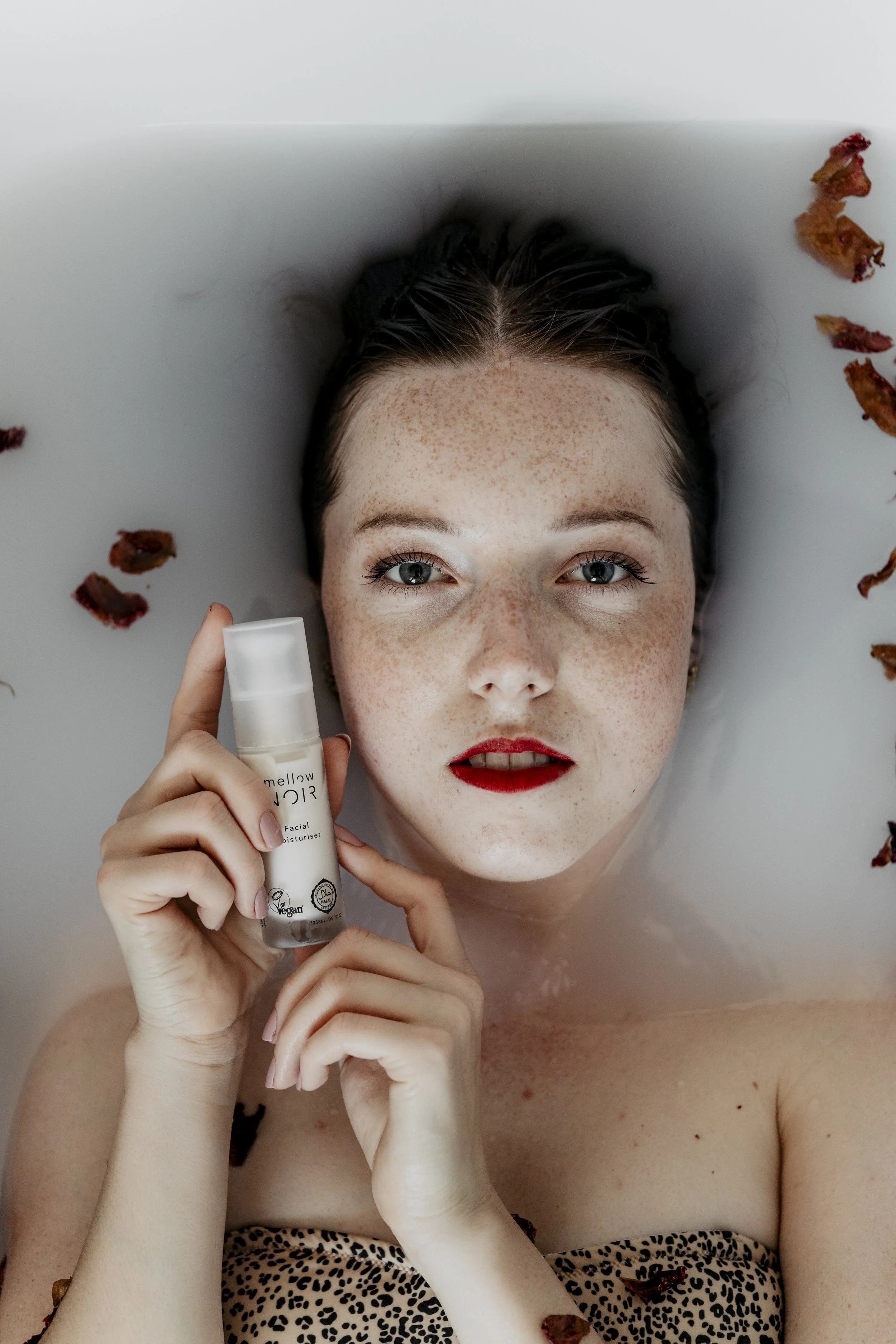 mellownoir_model-14 2.JPG