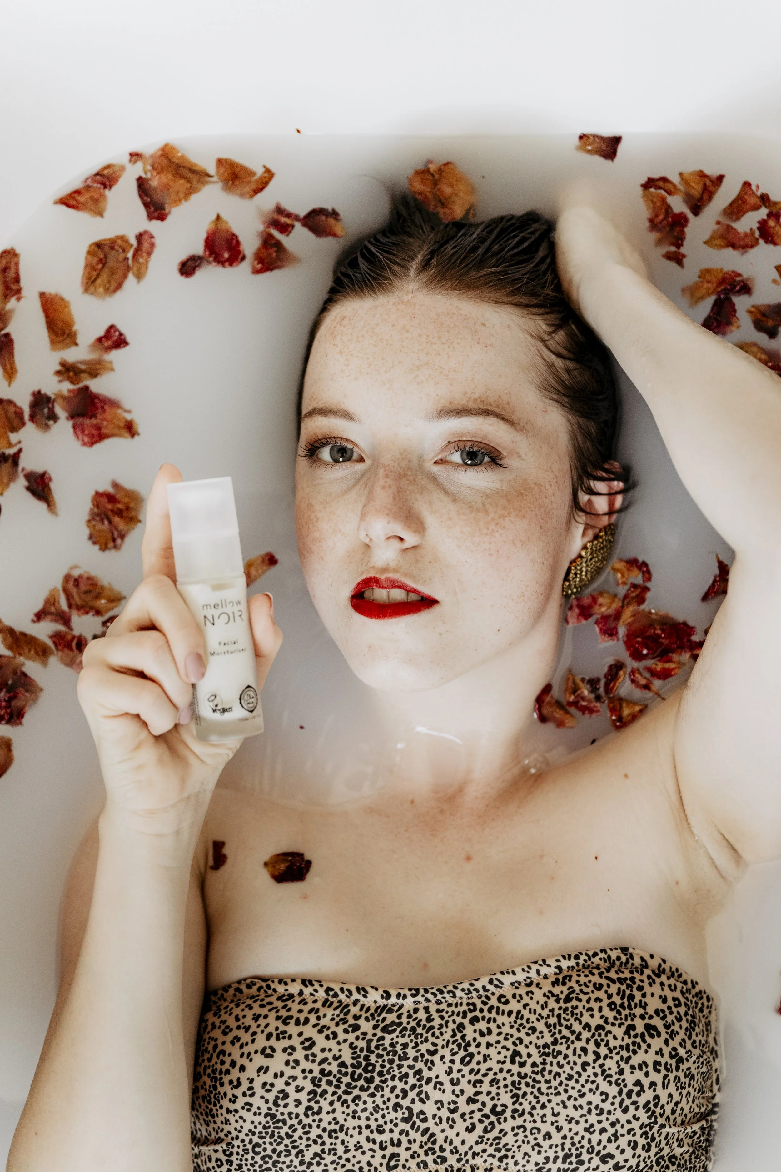 mellownoir_model-15 2.JPG