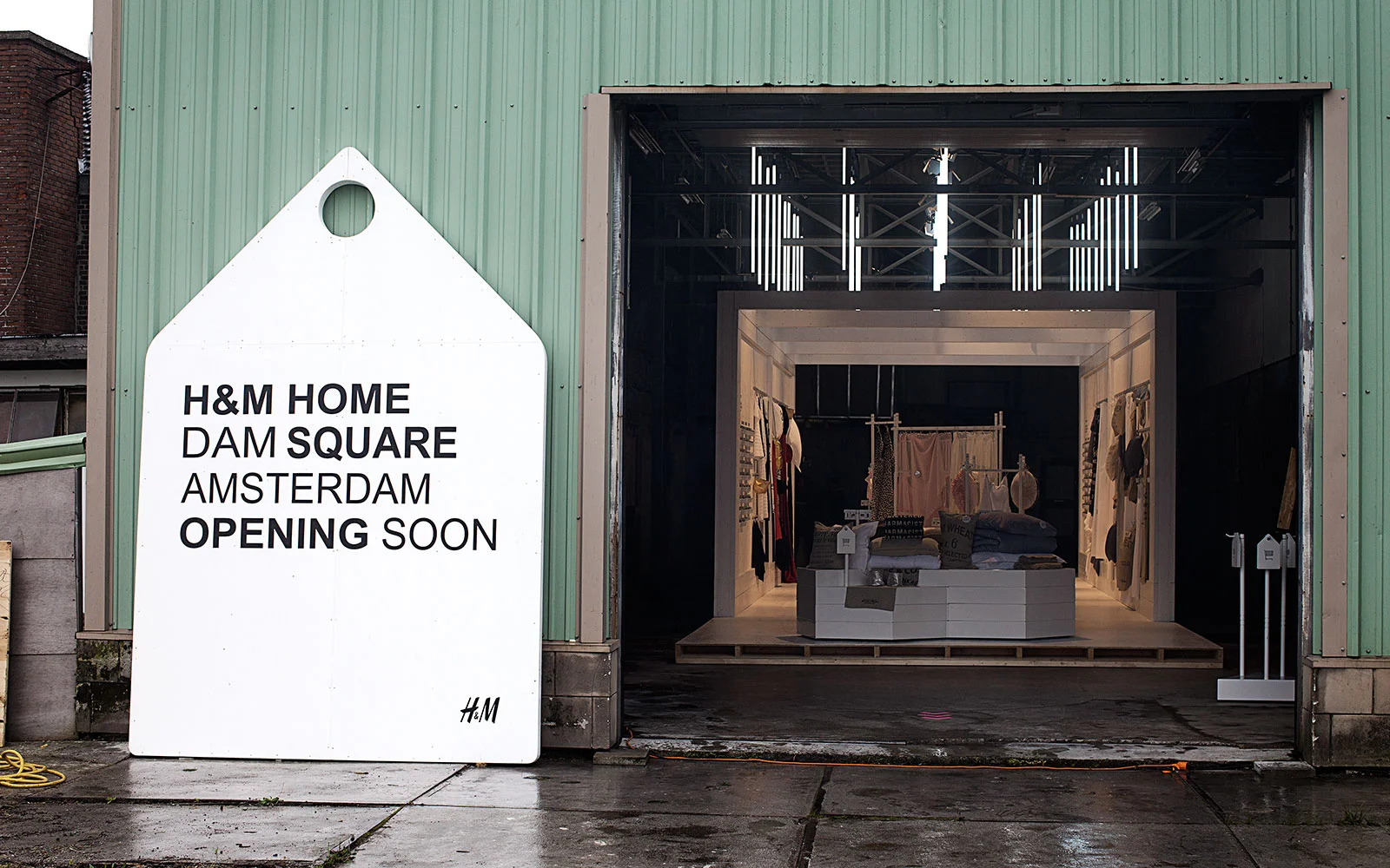 HM_Amsterdam_pop-up_store_Large_7.jpg
