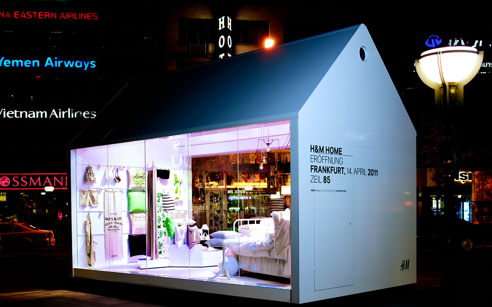 HM_Frankfurt_pop-up_store_Large_3.jpg