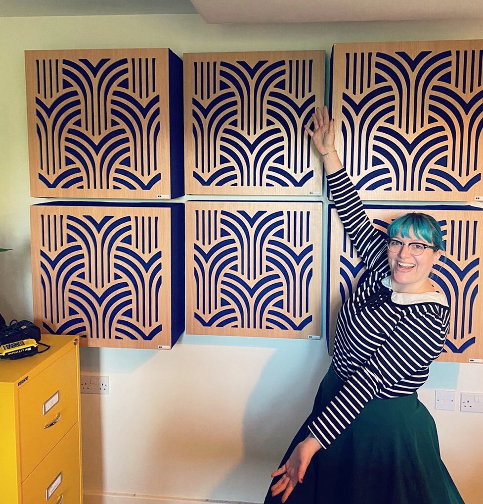 Ok so I haven&rsquo;t managed to wash my hair or do my makeup in a while.... but we HAVE managed to get these gorgeous @gikacoustics panels up in the home &lsquo;studio&rsquo;! So lucky that we had the room measured and ordered everything a a while a