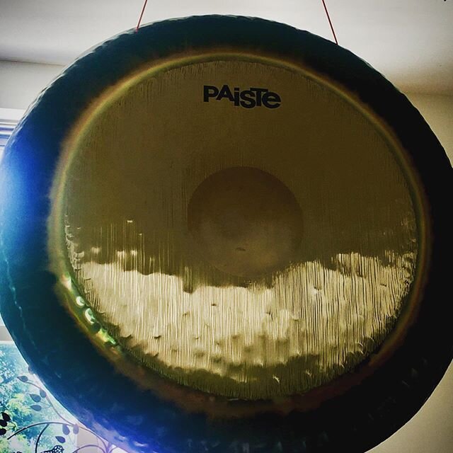 Just recorded &amp; uploaded today&rsquo;s gong bath: this one is to help release tension. Find it on my Sarasa Sound channels on soundcloud and YouTube. Enjoy! #gongs #singingbowls #soundhealing #relaxation