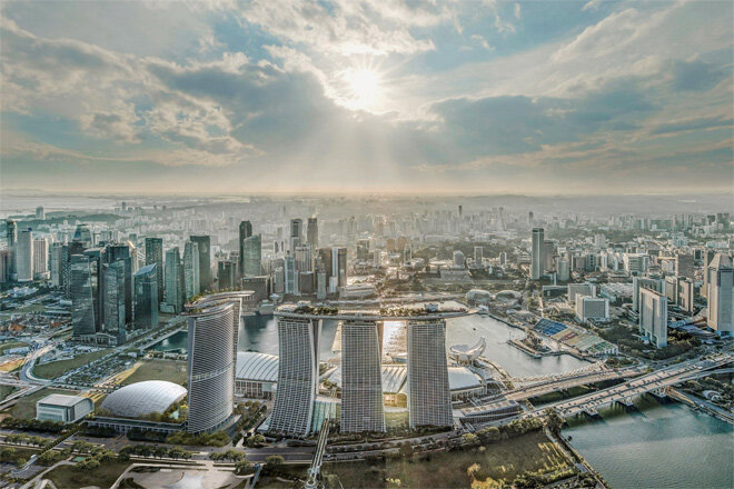 Singapore Skyline courtesy Luxuo.