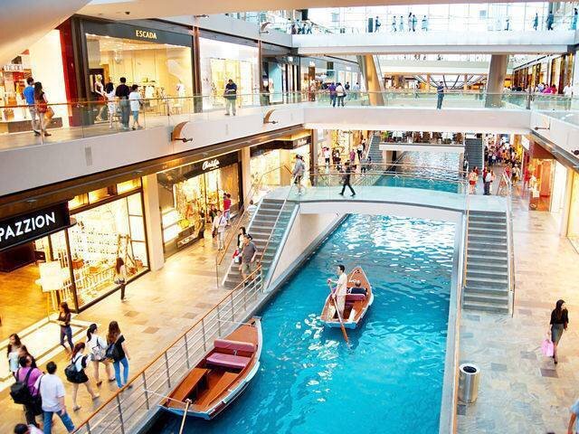 shopping-mall-at-marina-bay-sands-resort_64_640x480 courtesy Meritus Hotels & Resorts.jpg