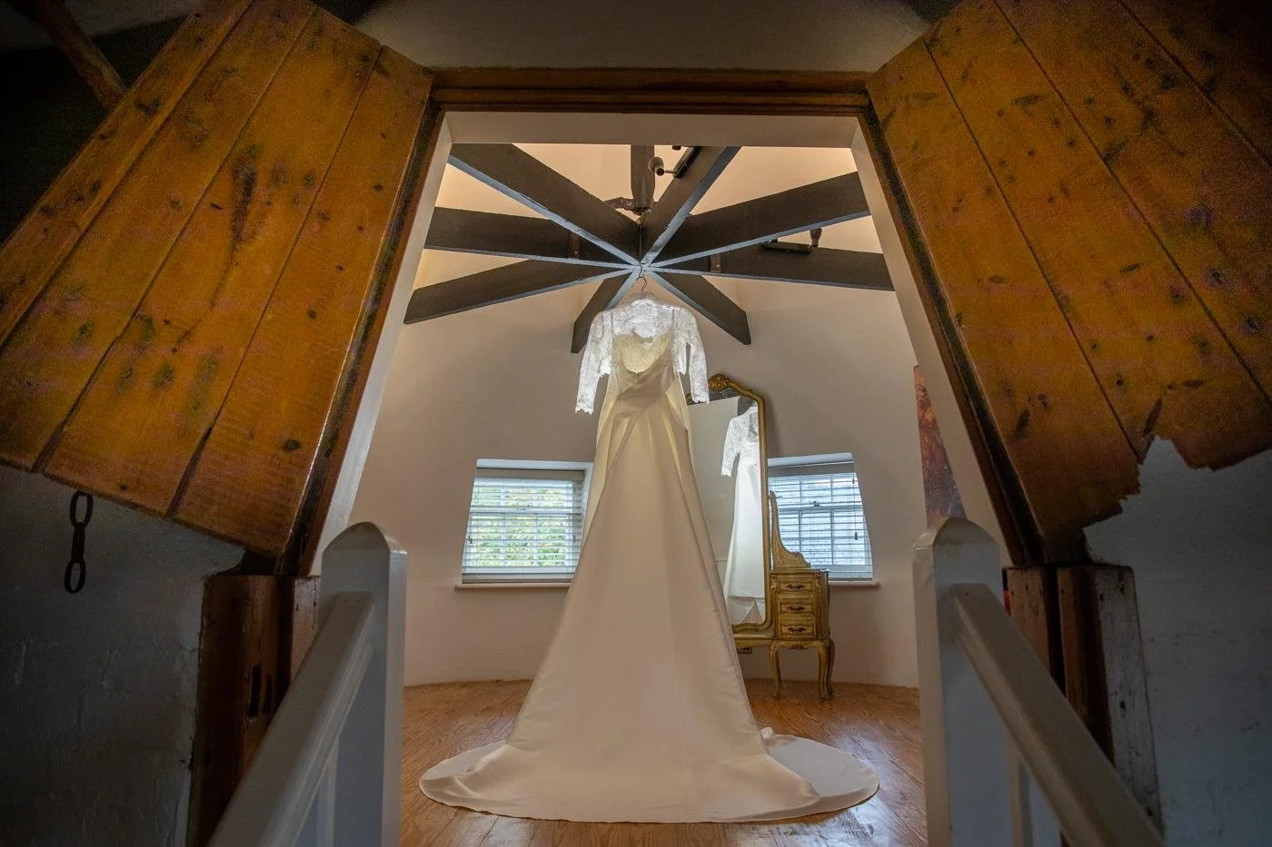bury-court-barn-wedding.jpg