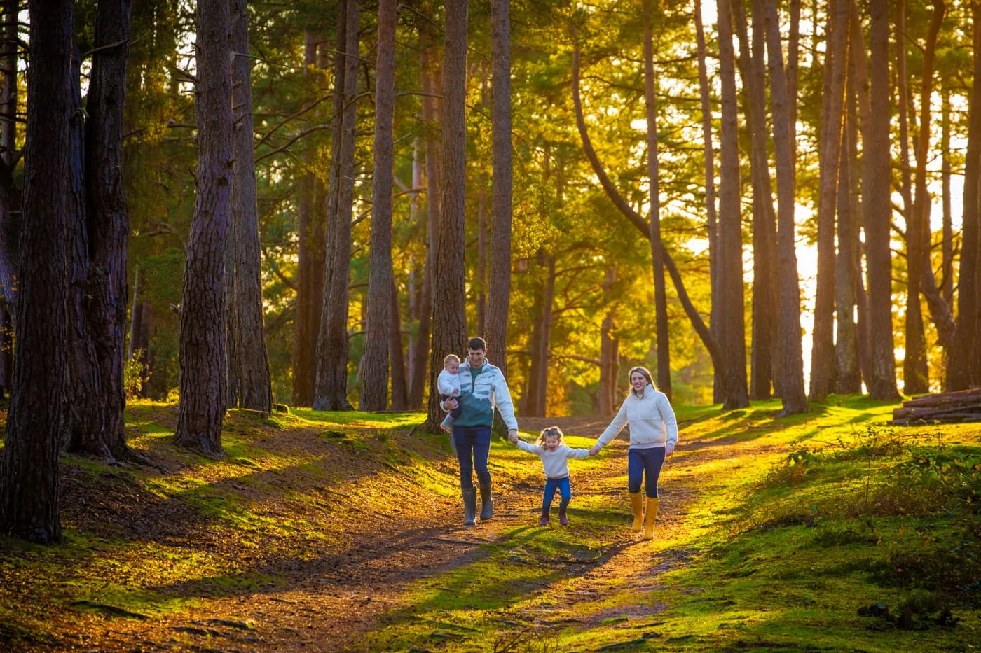 family-photoshoot-with-children-in-nature.jpg