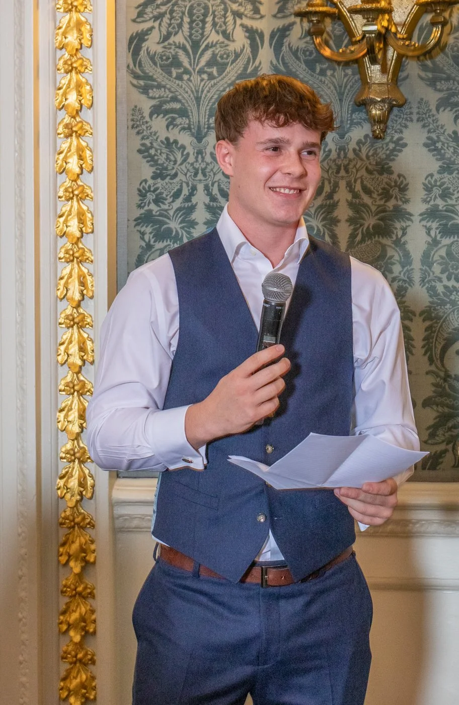 wedding-photograph-claridges-best-man-speech-microphone.jpg