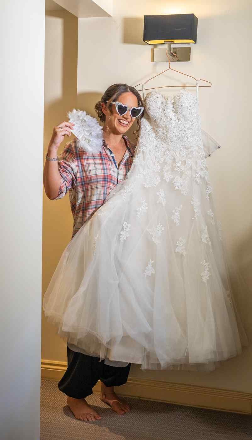 bridal party getting ready