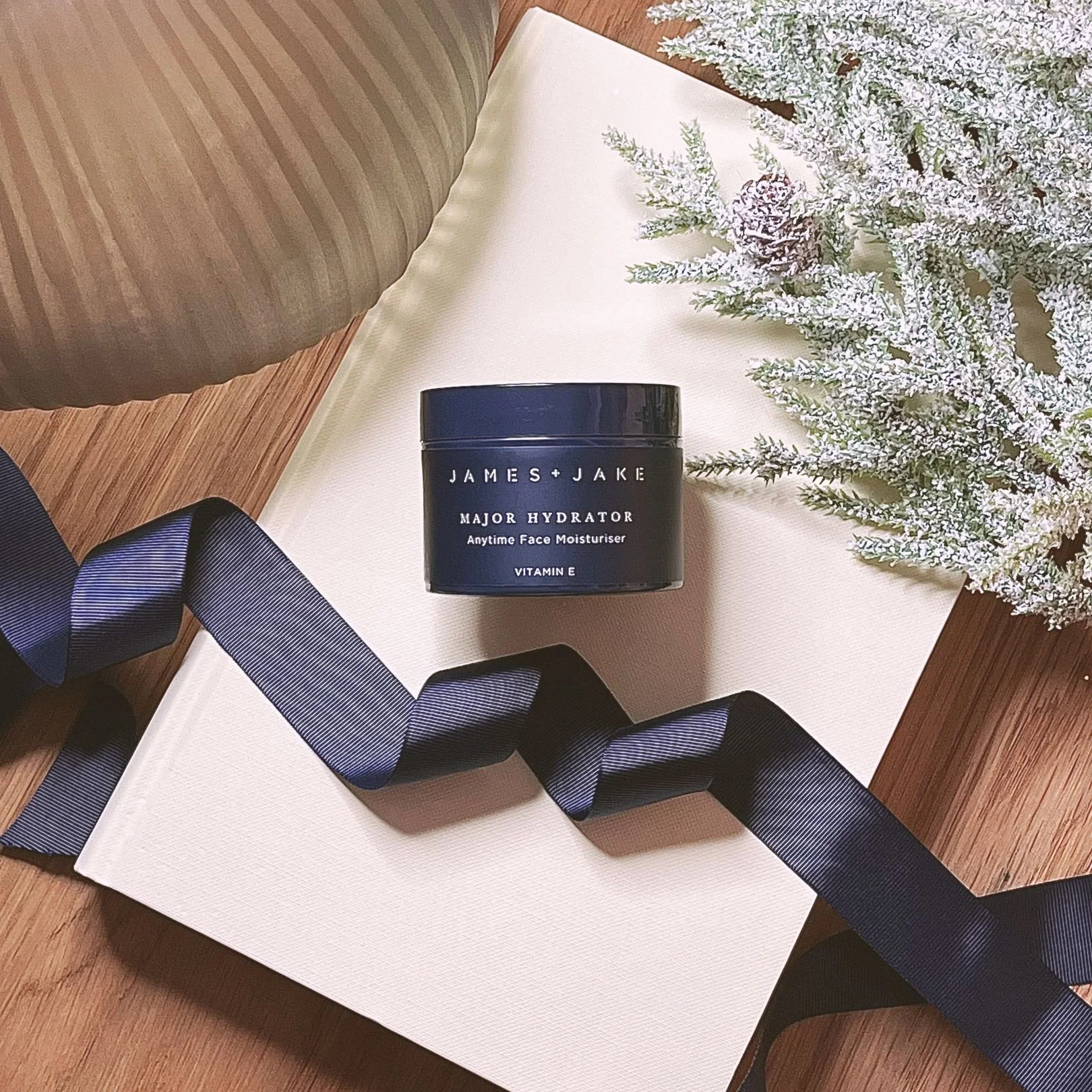 Small-thoughtful-mens-grooming-gifts under-£50-for-a-new-boyfriend.jpg