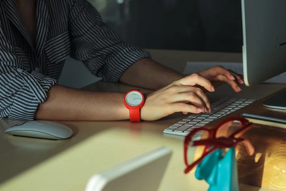unsplash_working-at-desk.jpg