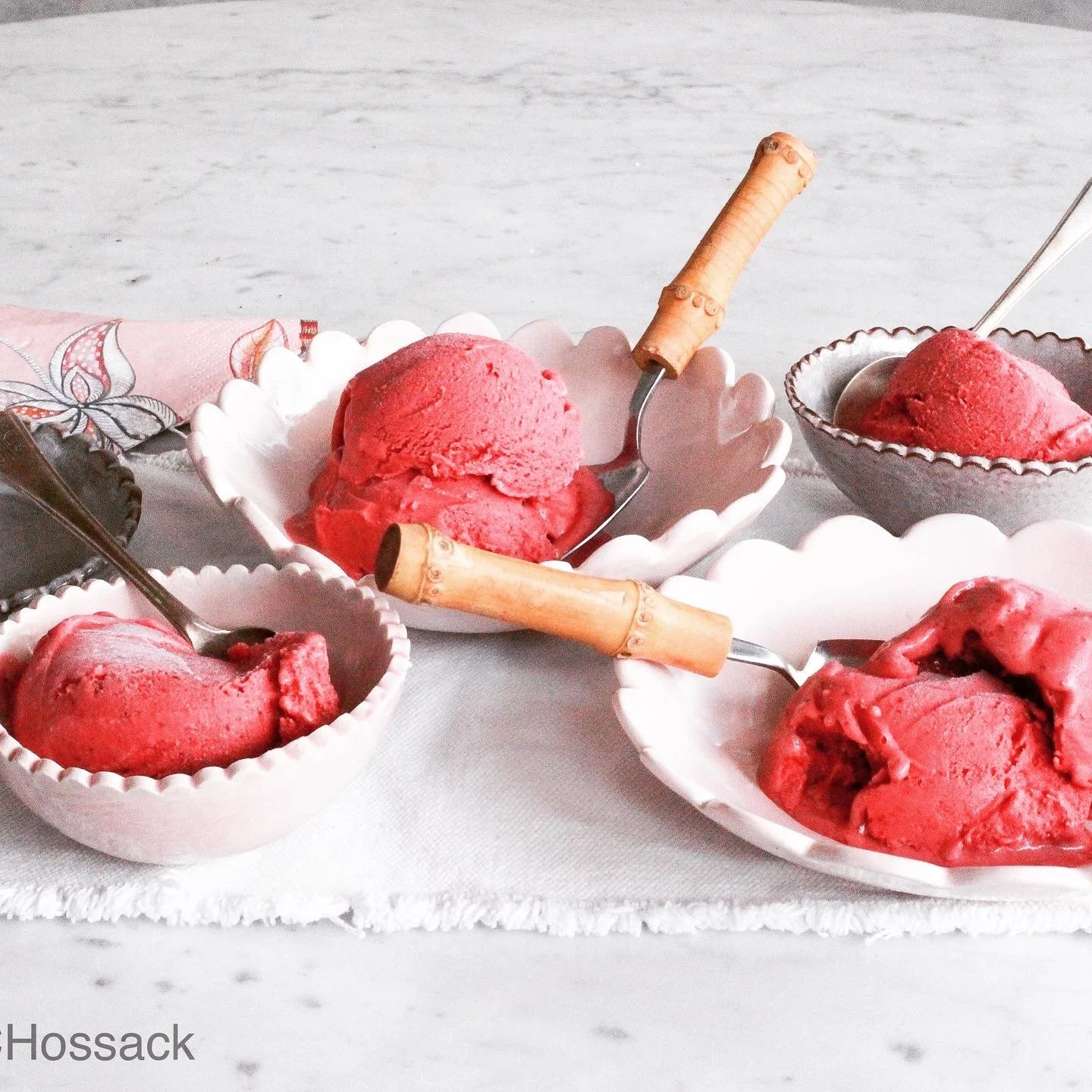 Little Stoneware Bowls-Camellia Edge