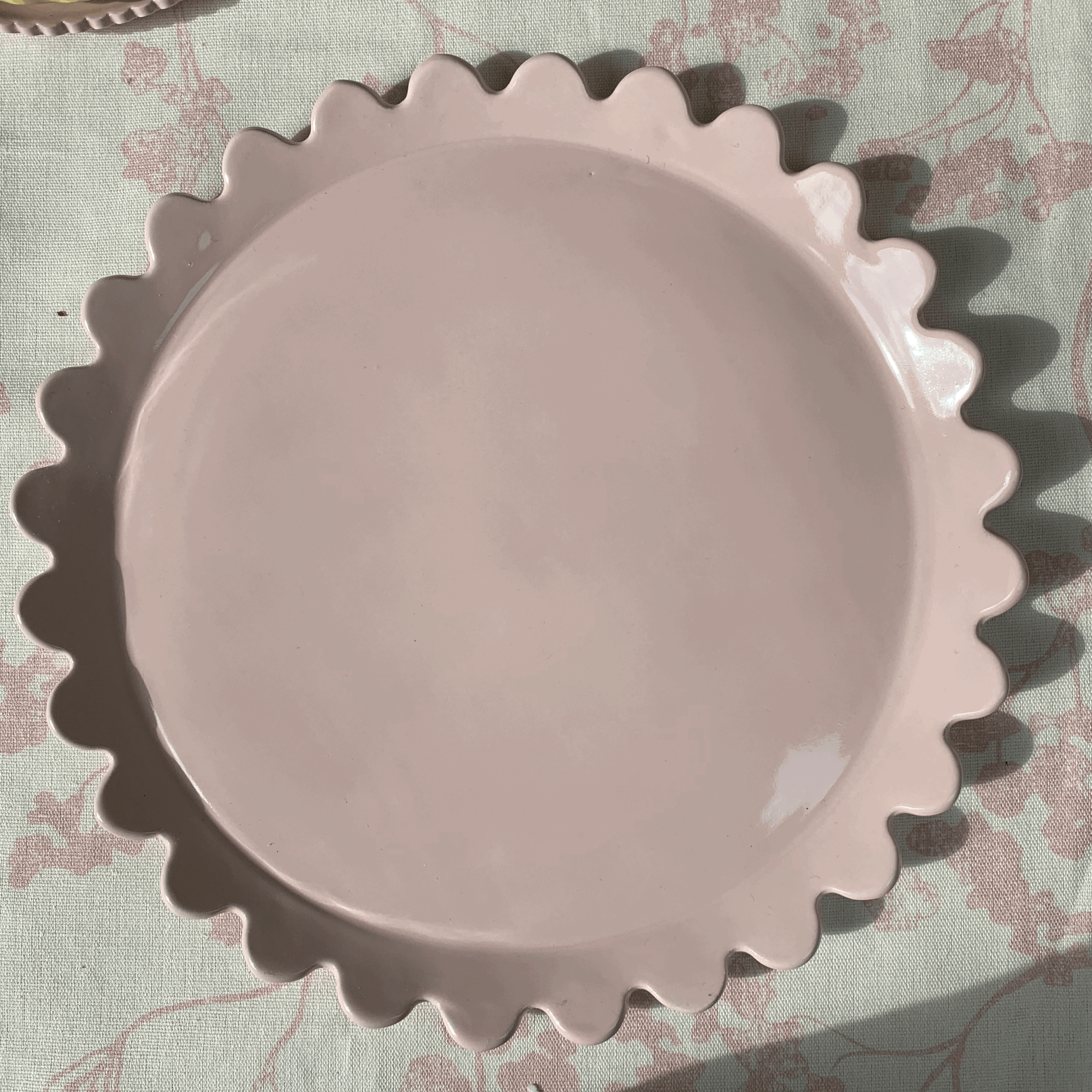 Dinner Plate-Daisy Edge, colours may be ordered