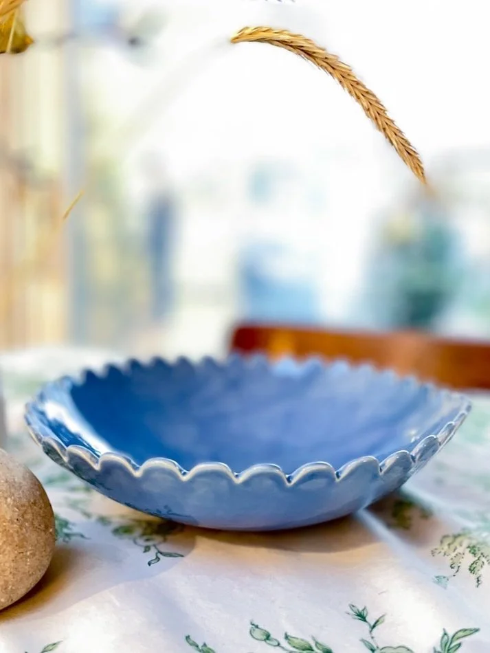 Medium Salad or Fruit Bowl-Daisy Edge, Periwinkle Blue