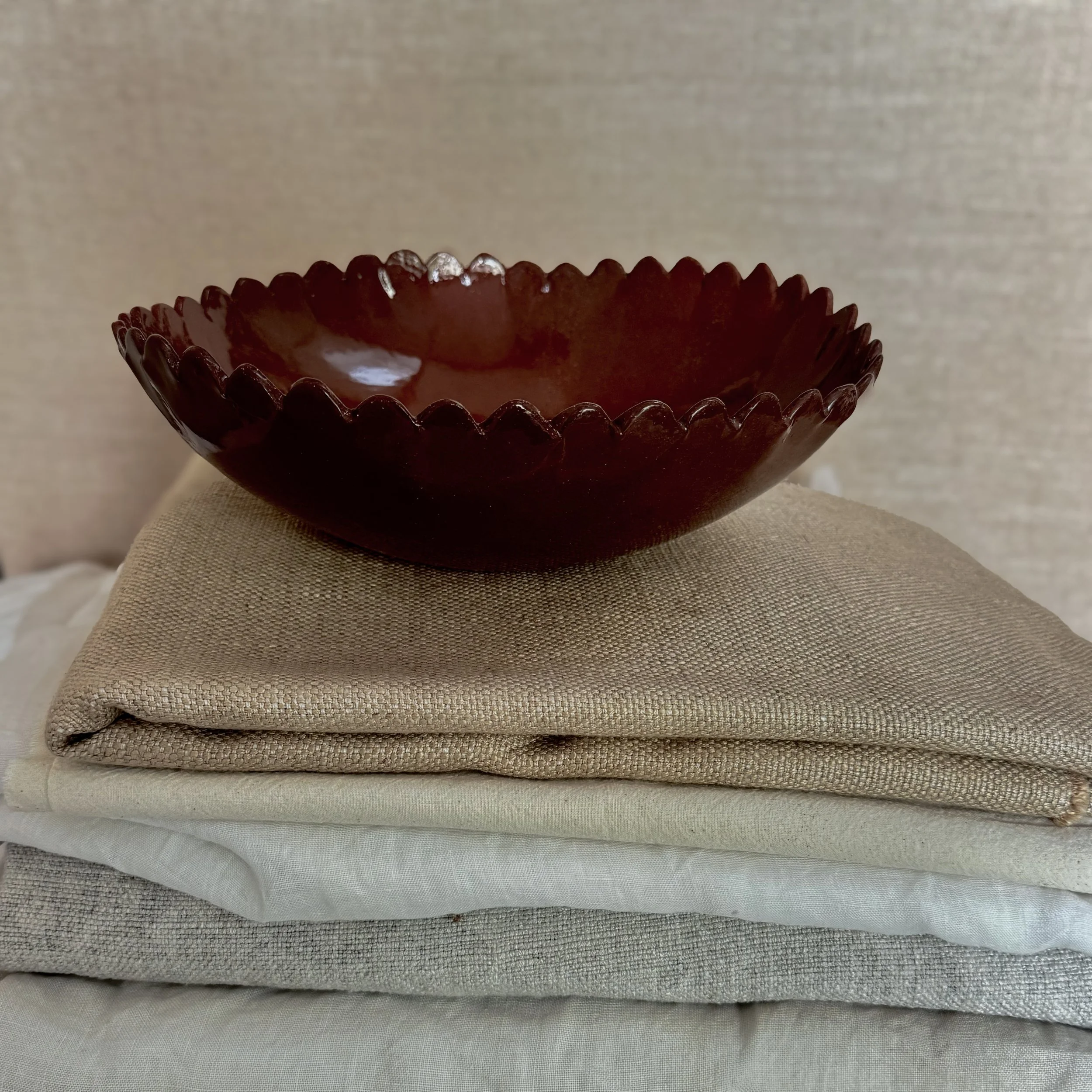 Large Serving or Fruit Bowl-Daisy Scallop Edge-Terra Cotta