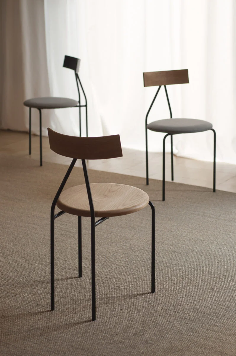 GOFI-Oak-with-two-Gofi-Upholstered-797x1200.jpg