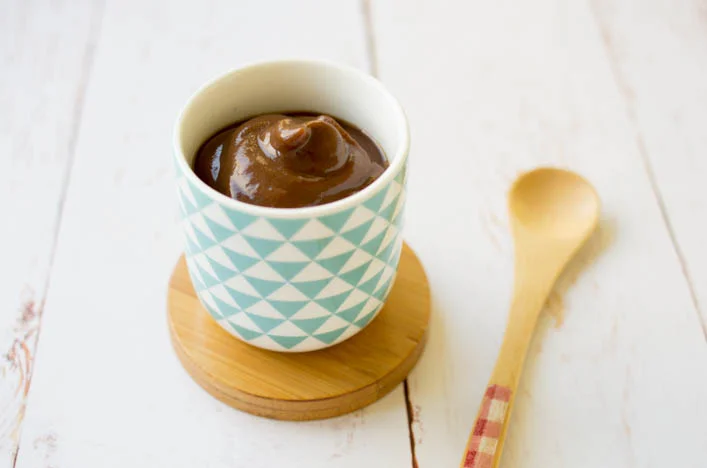Sauce-au-chocolat-healthy-sans-sucre-raffine-legere-et-gourmande-facile-et-rapide-recette-charline-mola-1.jpg