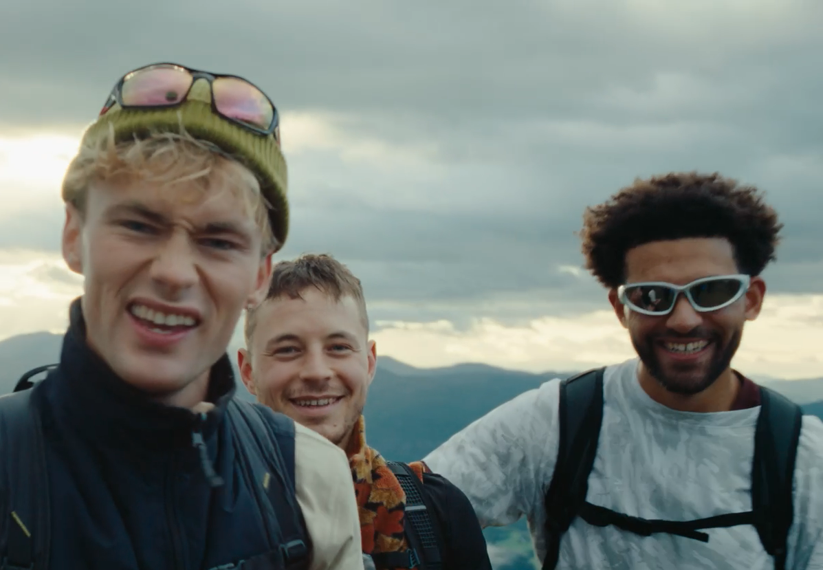  Works as editor  play this one for Widerøe  or scroll on for more 