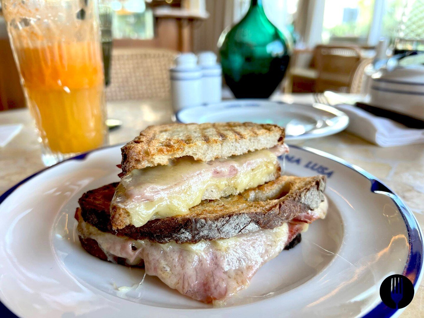 We love food, we love passion and we love the passion for food. It would seem so does Lana Lusa. ⁠
⁠
What's on the Fork: ⁠
⁠
Tosta Mista ⁠
Toasted sourdough bread, ham and that oozing melted cheese. @lanalunadxb @mydubai @dubai ⁠
#brekkie #bacon #bre