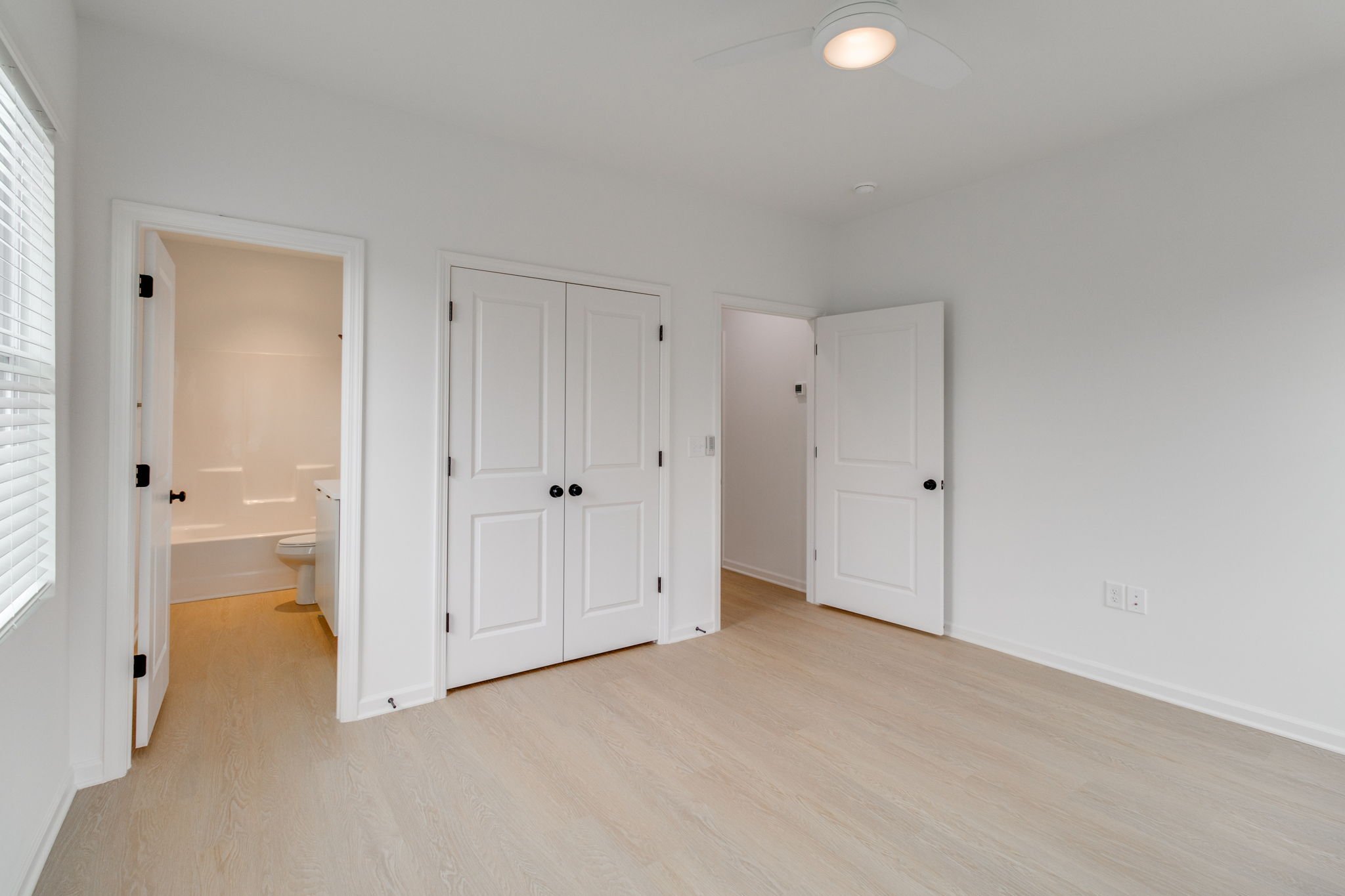 20-web-or-mls-Apartment A-20.jpg