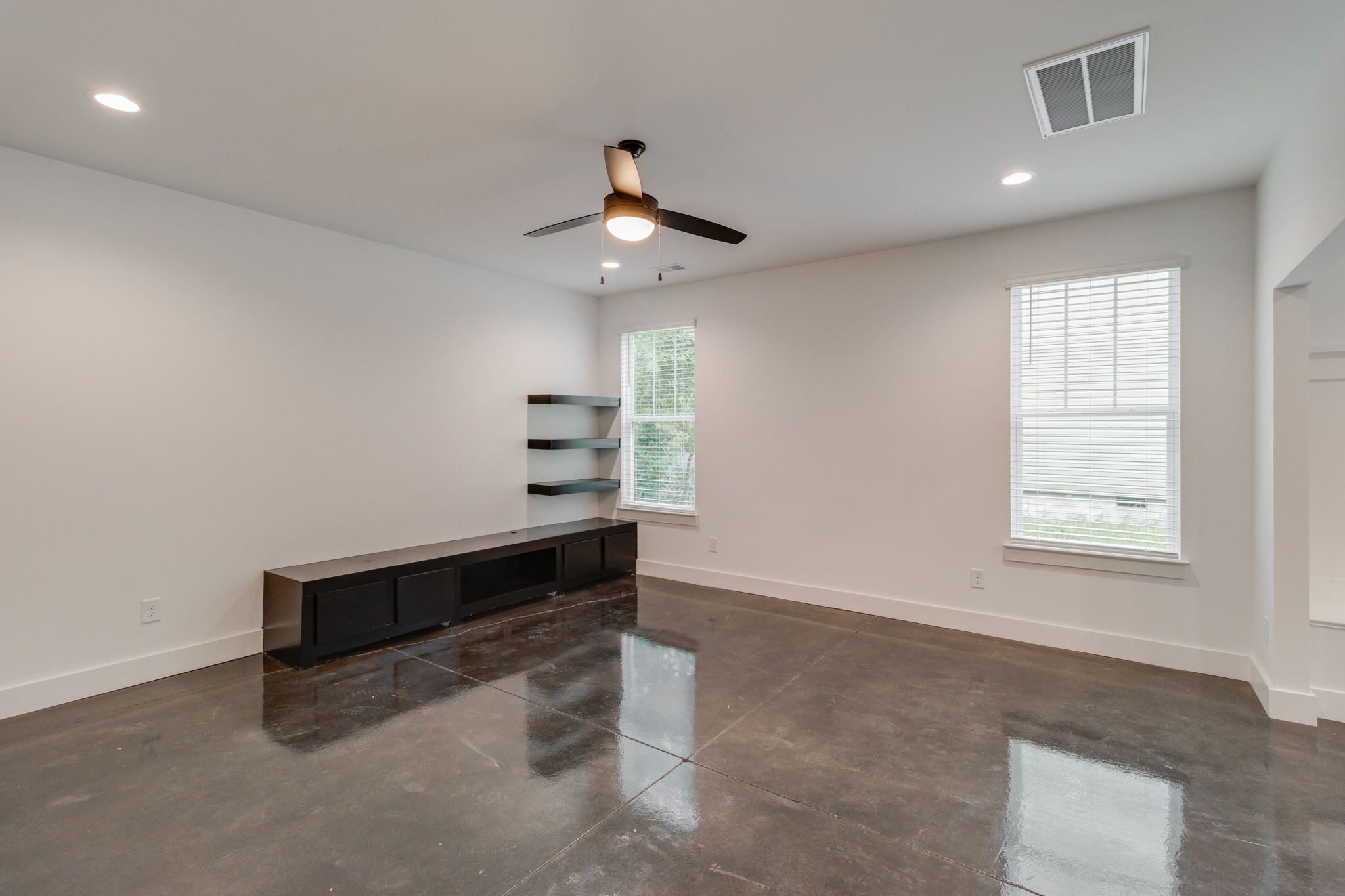 10-web-or-mls-2025 07 21 - 1007 Virginia St-UnitA-Columbia-10.JPG