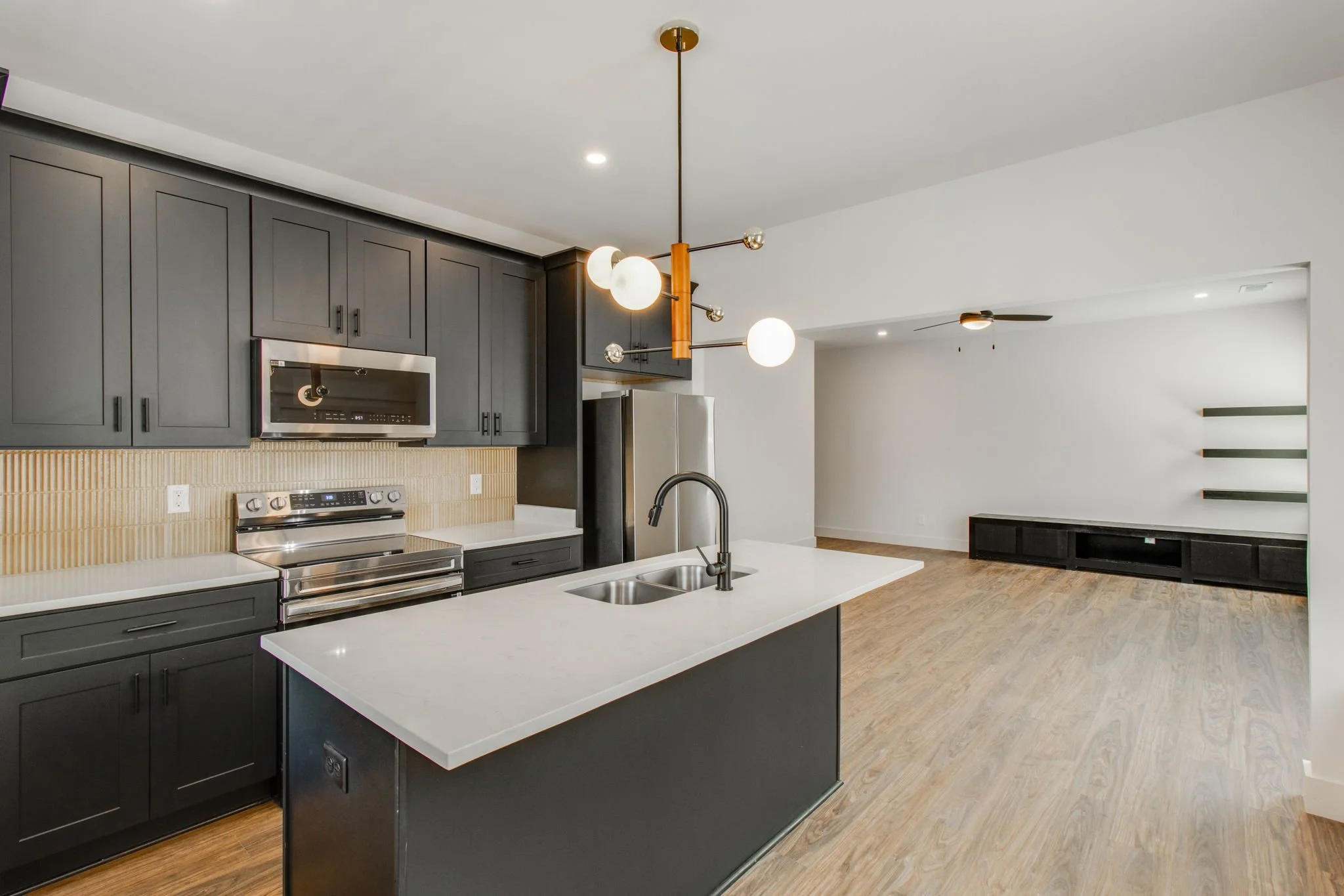 10-web-or-mls-2025 08 26 - 2516 Richland St A - Columbia-10.jpg