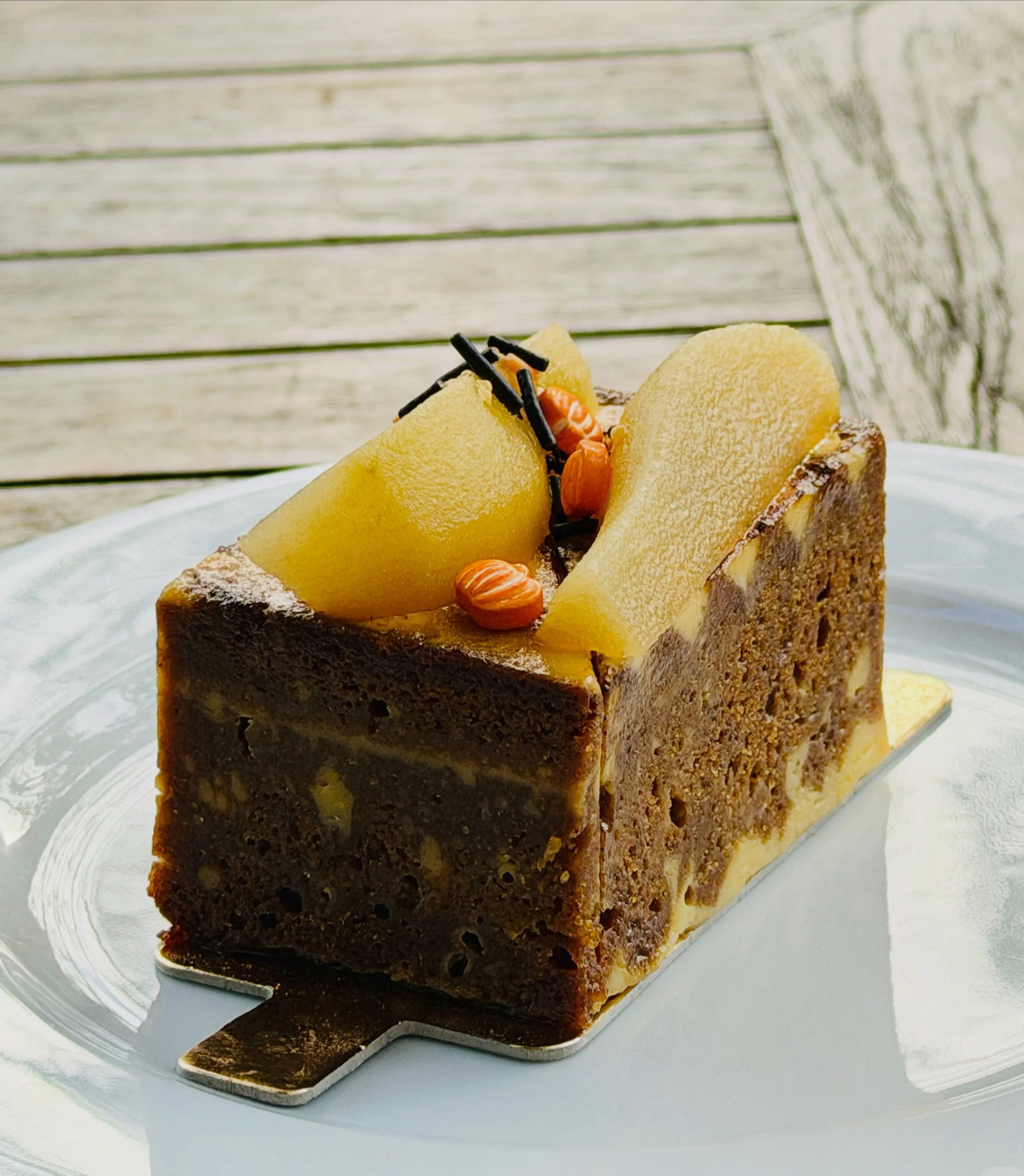 IT&rsquo;S BACK 😋
Gingerbread &amp; Butter Pudding with Poached Pear 
&bull;
#gingerbreadandbutterpudding #dessertlovers #kingstonuponthames #surbiton #surreylife