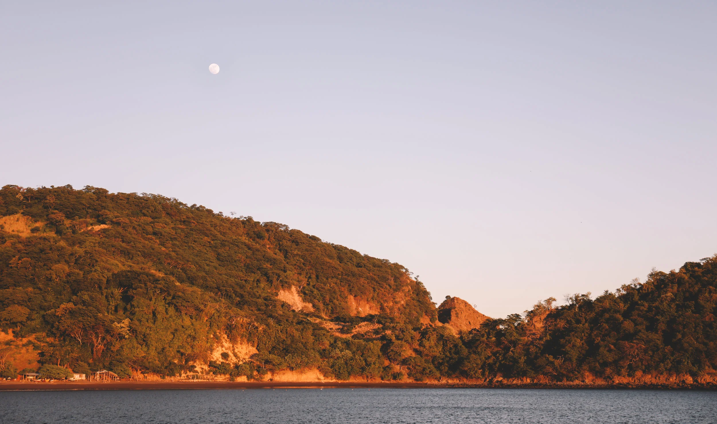 Moonrise our first night at Isla Meanguera.