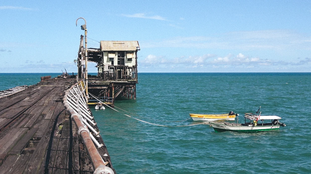 The dilapidated pier of Puerto Armuelles. Watch your step!