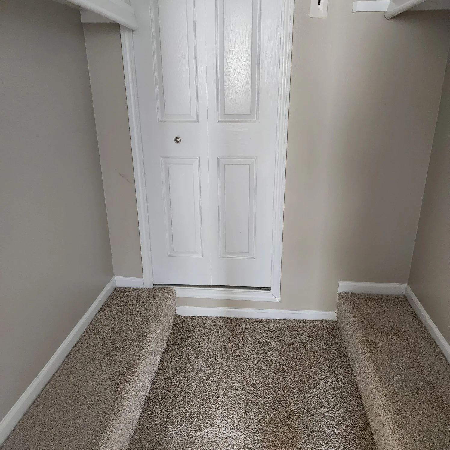 walk in closet to utilities.jpg