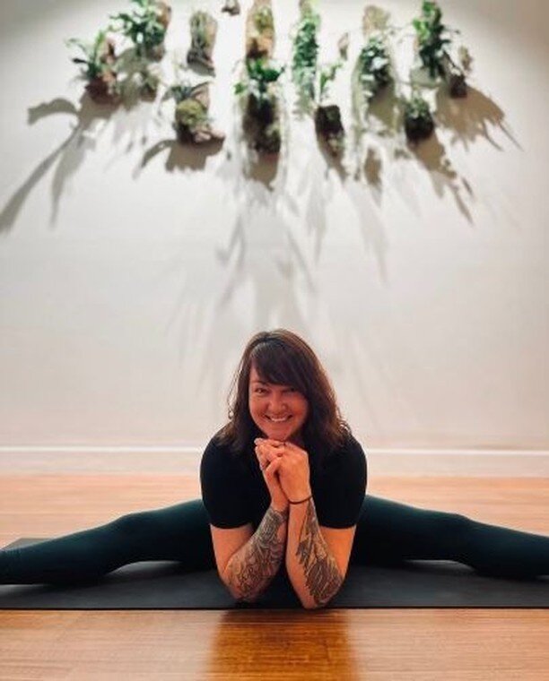 Do you love to flow at noon and looking for something new to try? Well then we have a new class for you! Jacqui will now be teaching a Vinyasa Flow class on Wednesdays at 12:00PM! This dynamic class, carefully connecting breath to movement, creates a
