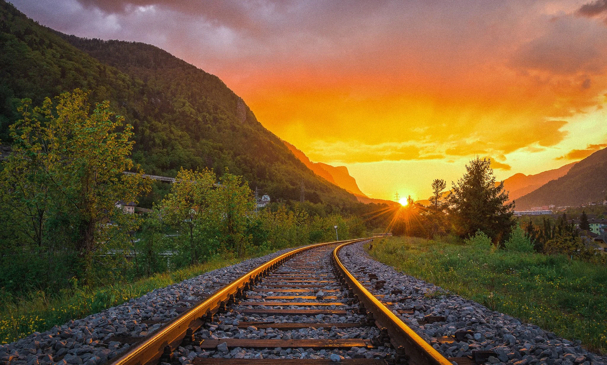 Keep Your Ear on the Rail