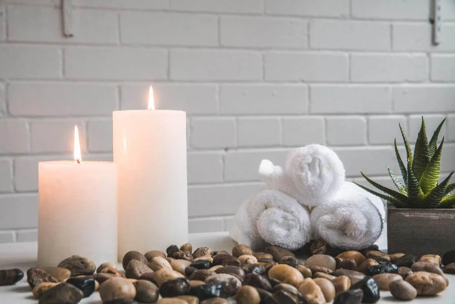 candles-stones-and-towels_925x.jpg