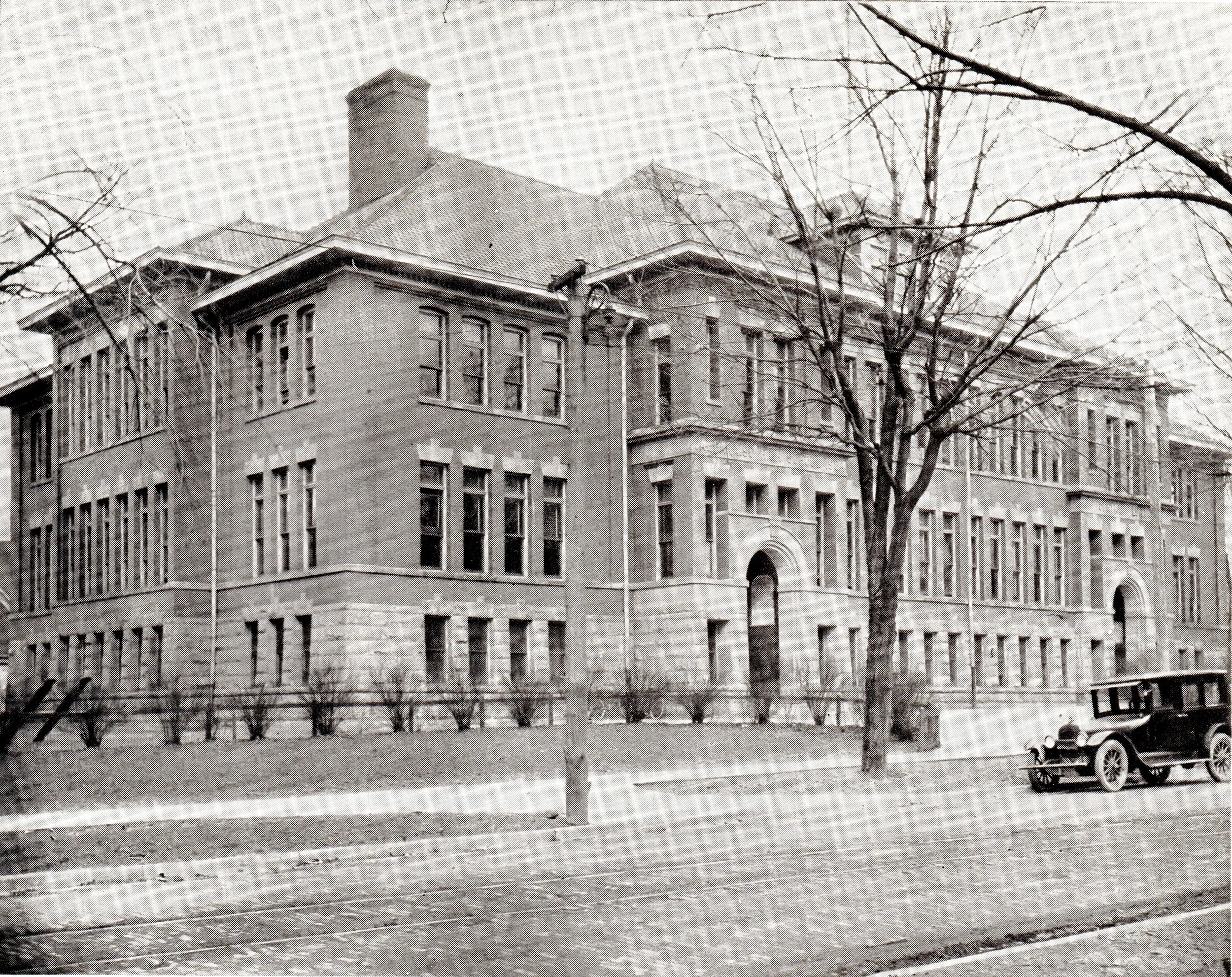 Central School 1925.jpeg