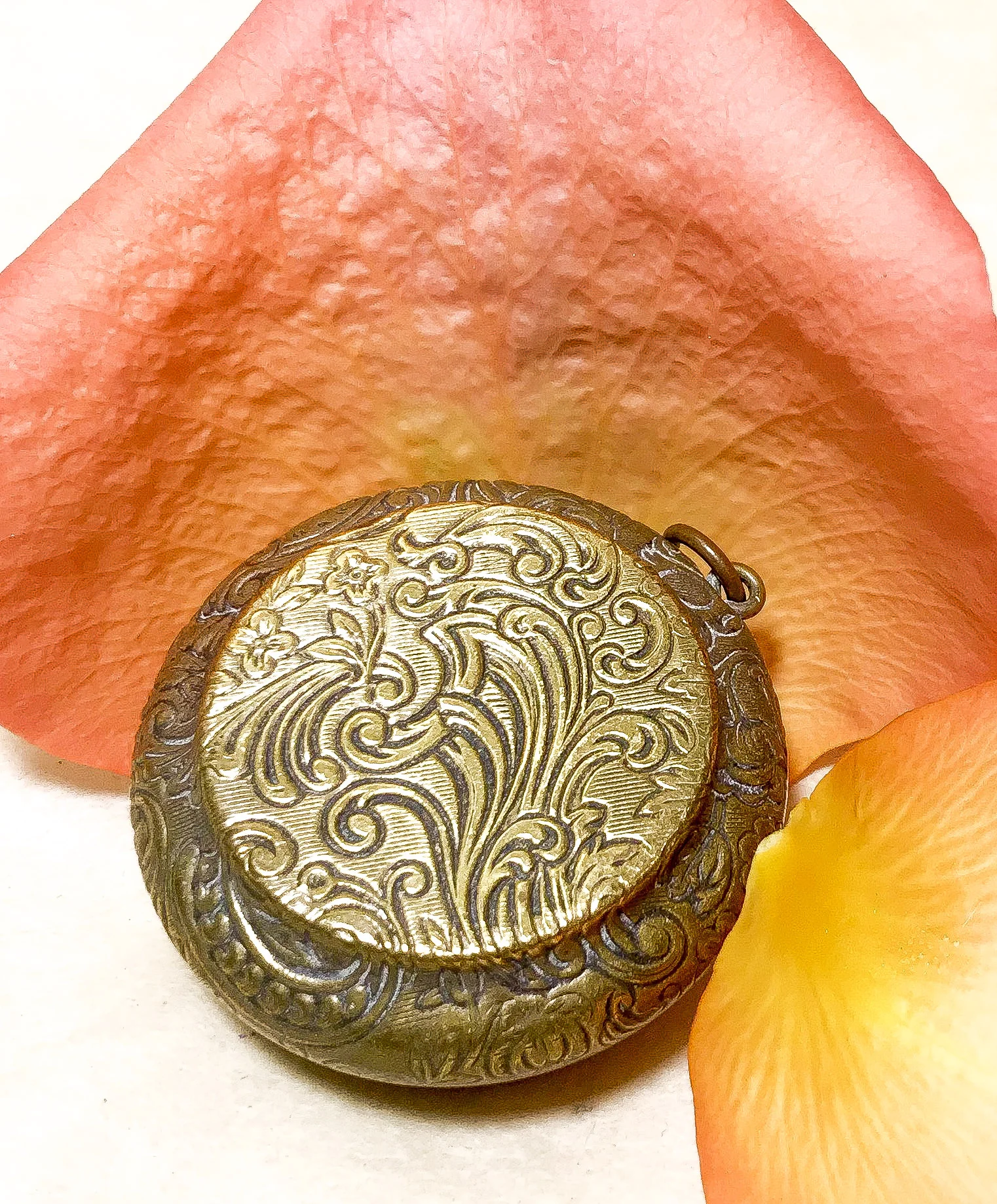 art nouveau powderbox.jpg