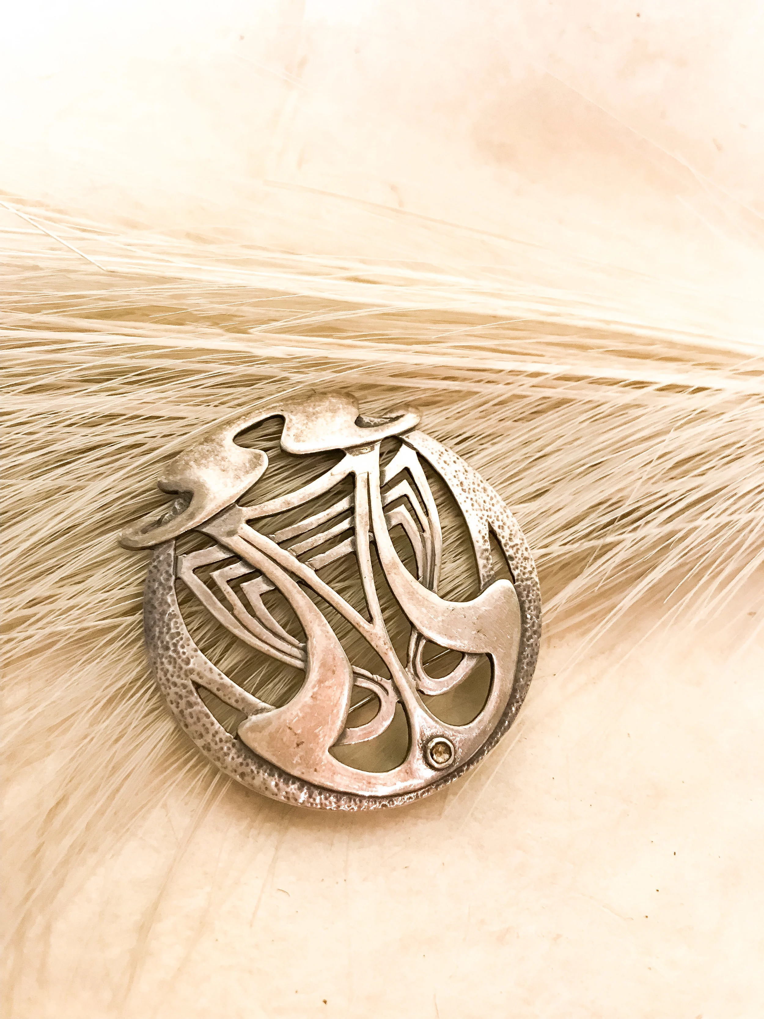 Abstract Nouveau Pin 