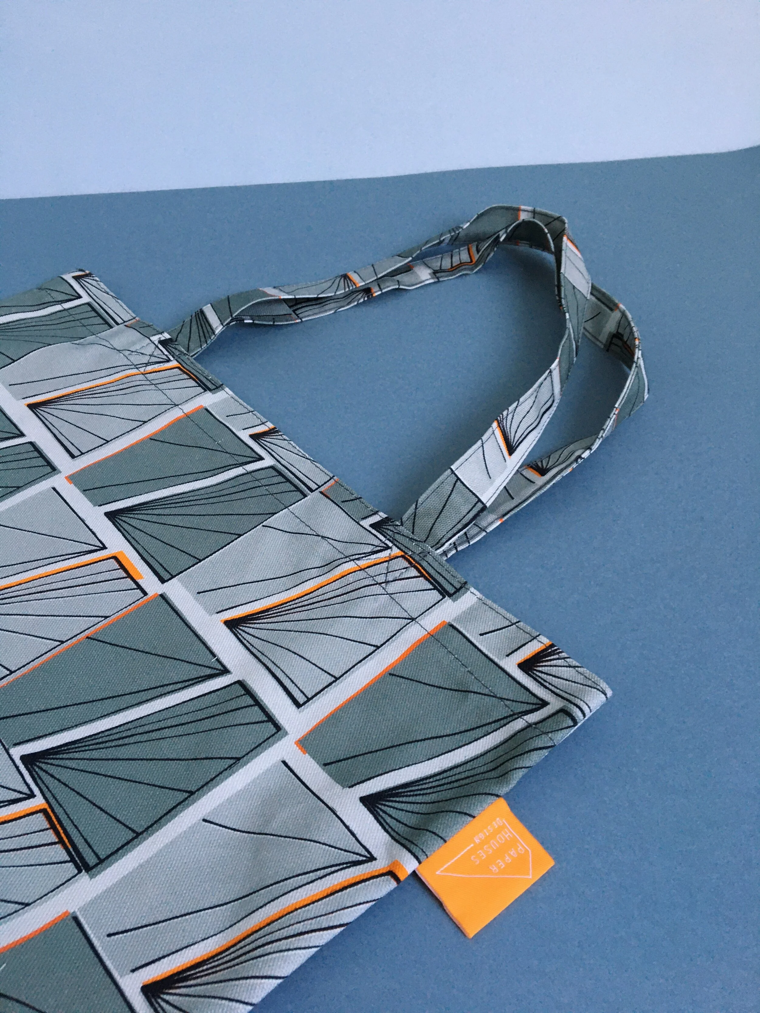 79A4256E-4AE5-4C4A-8BCE-9C50E4E815FD