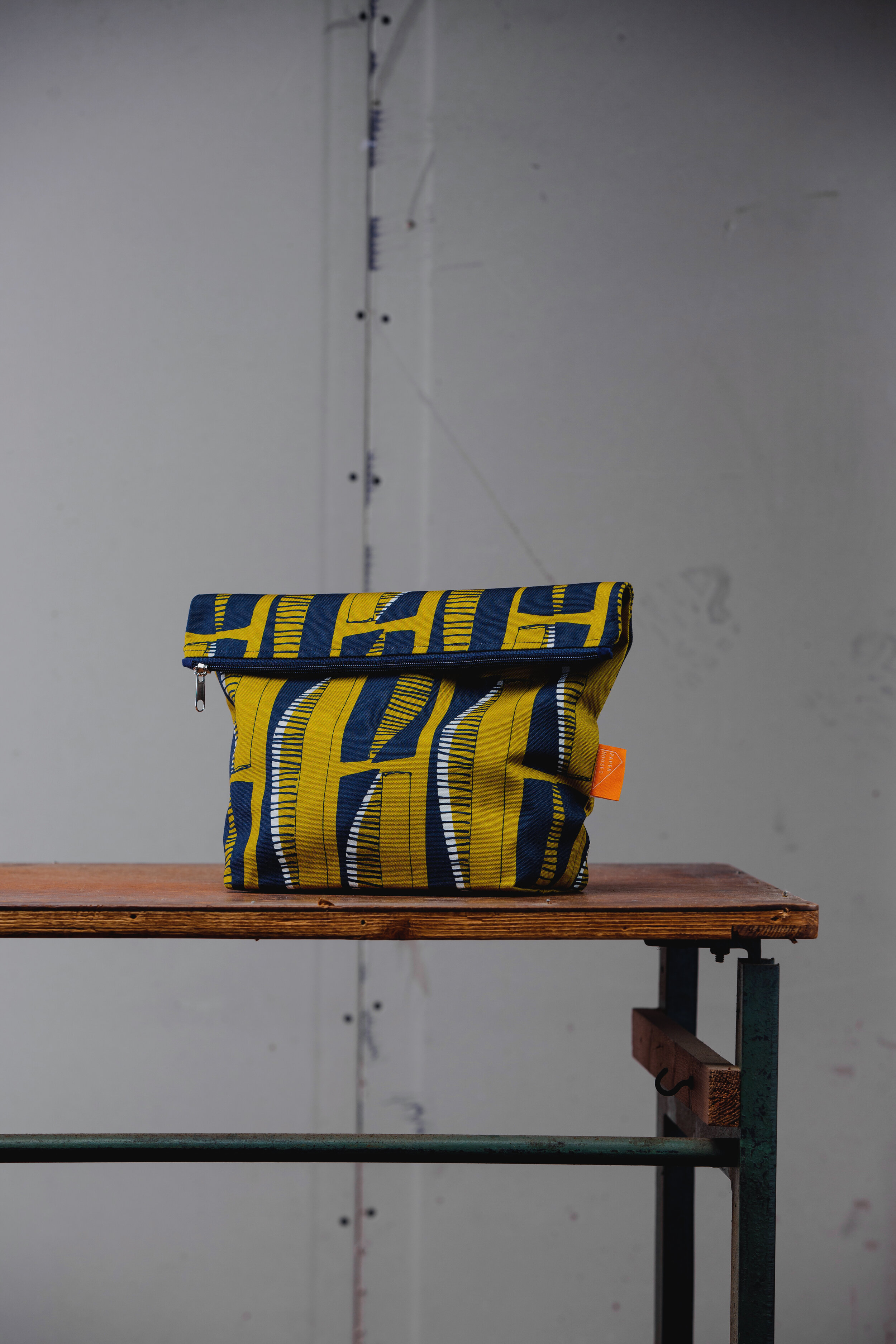 Washbag – Medium Ochre Case folded over
