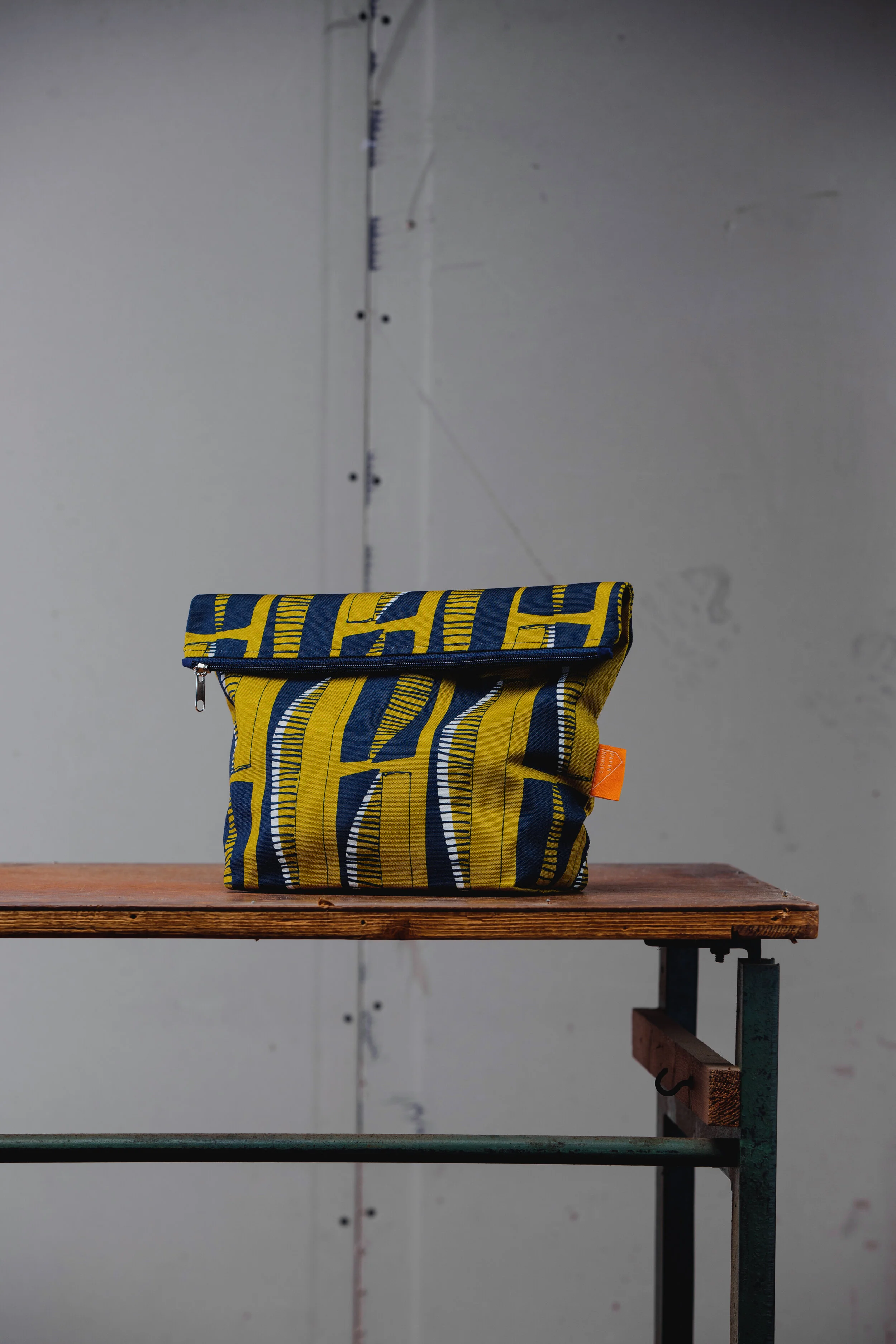 Washbag – Medium Ochre Case