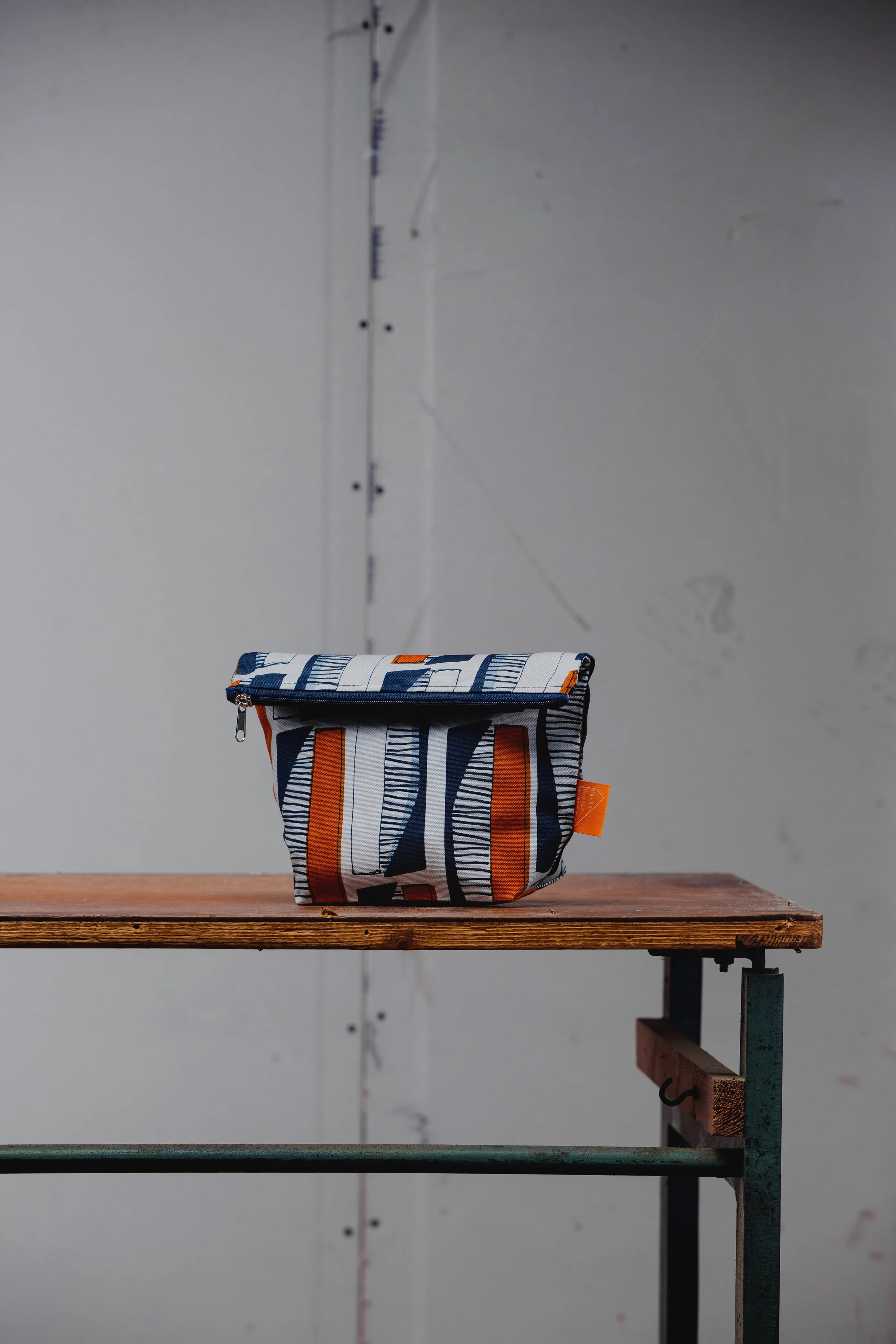 Washbag – Large Stone Case